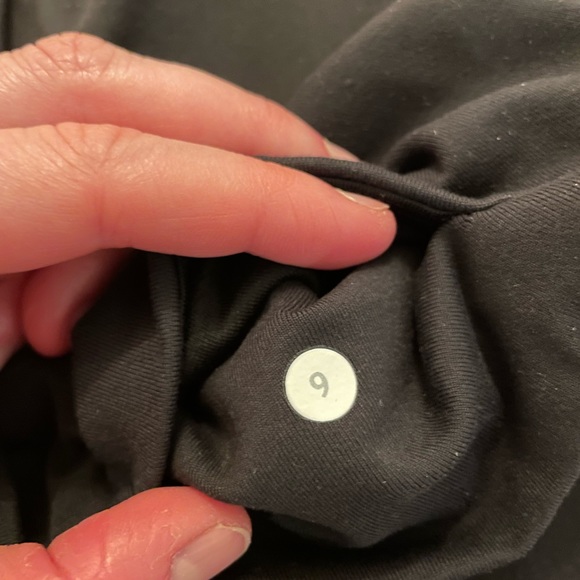 Lululemon mesh detail legging - Picture 6 of 7